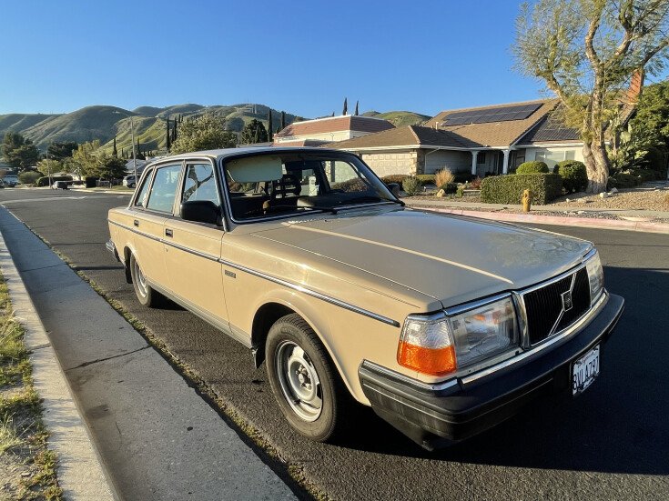 Photo for 1987 Volvo 240 Sedan